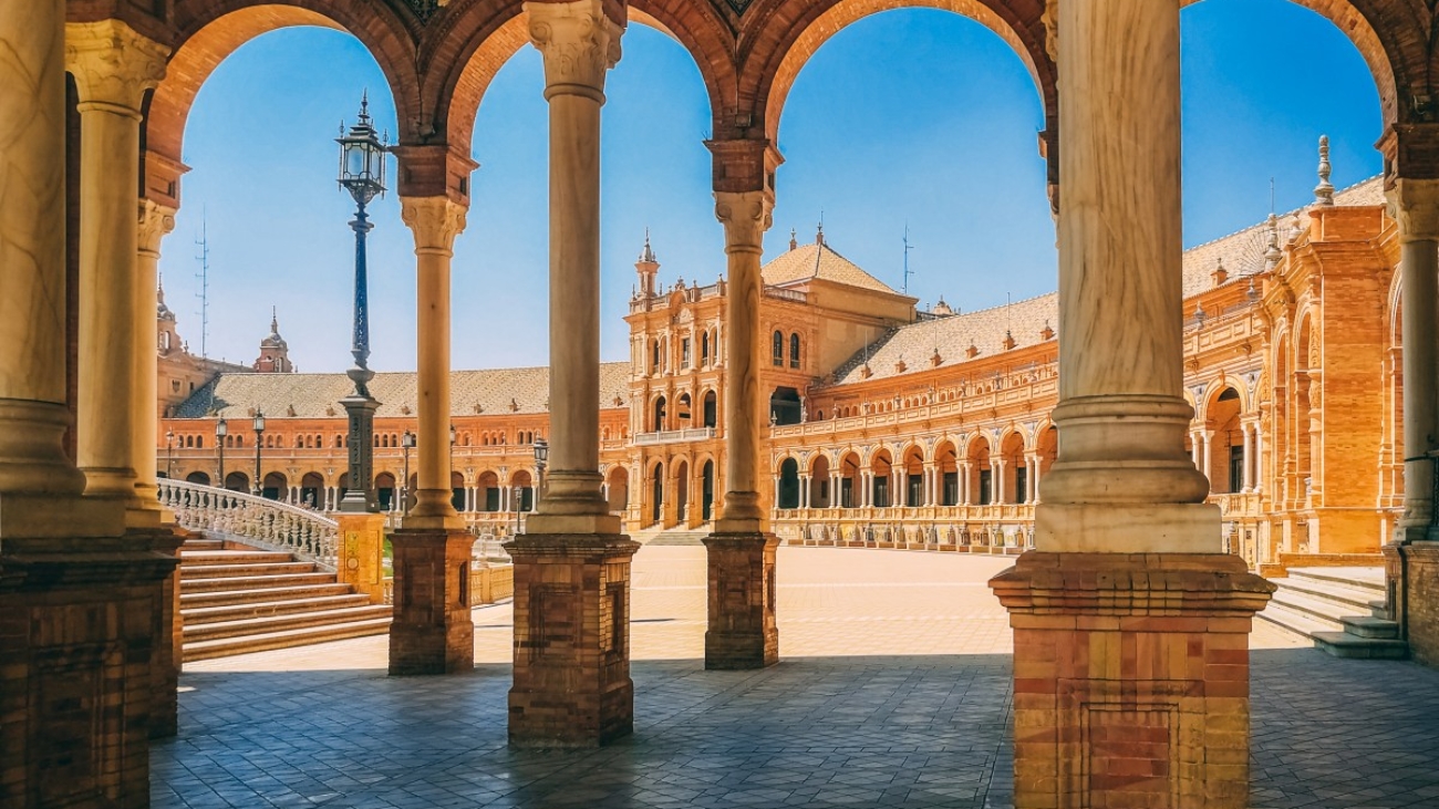 beautiful-view-plaza-de-espana-seville-spain (1)